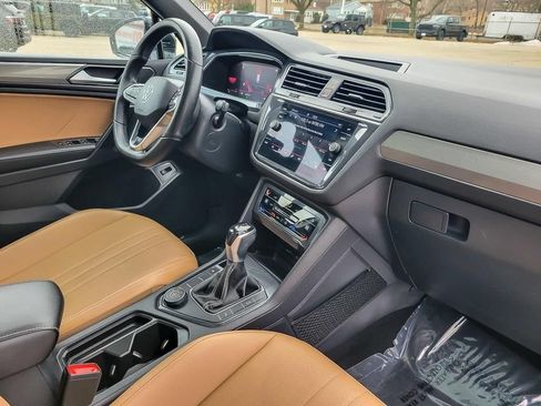 Used 2022 Volkswagen Tiguan SE R-Line AWD/4WD image 25