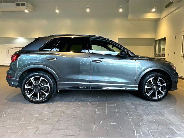 Certified 2025 Audi Q3 2.0T Premium Plus w/ Premium Plus Package AWD/4WD image 9