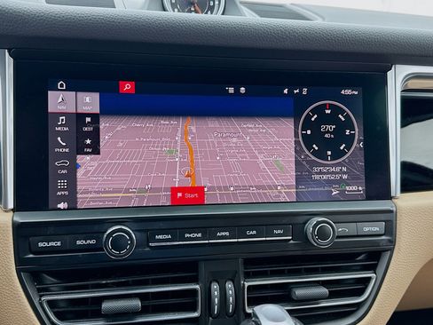 Used 2019 Porsche Macan AWD/4WD image 9