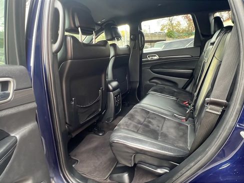 Used 2018 Jeep Grand Cherokee Laredo RWD image 26