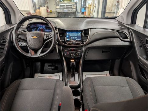 Used 2019 Chevrolet Trax LS image 9