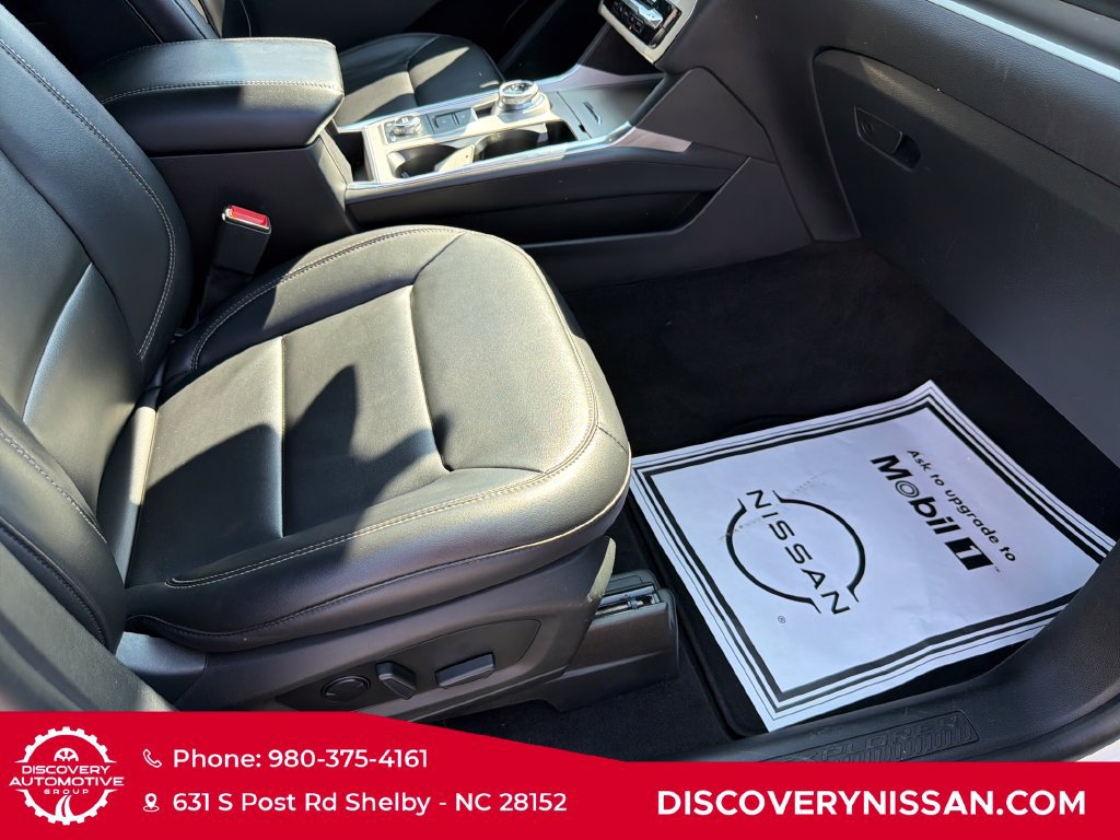 Used 2022 Ford Explorer XLT w/ Equipment Group 202A AWD/4WD image 36