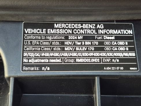 Used 2024 Mercedes-Benz Sprinter 2500 image 22