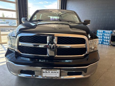Used 2015 RAM 1500 Classic SLT w/ Luxury Group AWD/4WD image 4