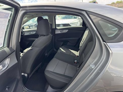 Used 2023 Kia Forte LXS w/ LXS Technology Package FWD image 21