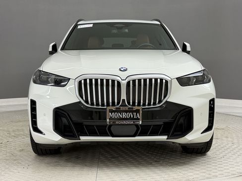 Used 2024 BMW X5 xDrive40i w/ M Sport Package AWD/4WD image 6