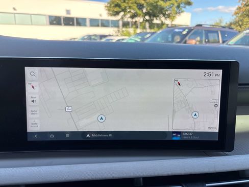 Used 2025 Hyundai Tucson Limited image 12