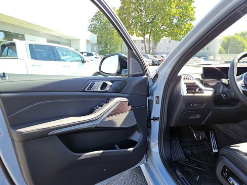 New 2026 BMW X5 xDrive40i w/ M Sport Package image 23