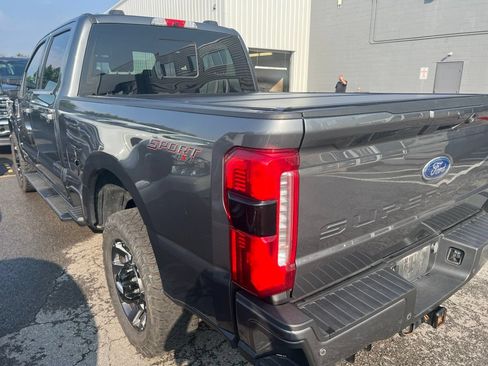 Used 2023 Ford F250 Lariat w/ Lariat Ultimate Package AWD/4WD image 8