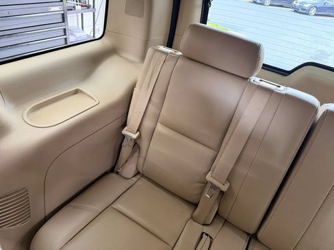 Used 2013 Cadillac Escalade Luxury AWD/4WD image 35