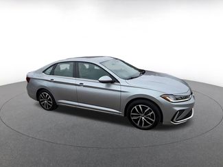 Used 2025 Volkswagen Jetta SE video 2