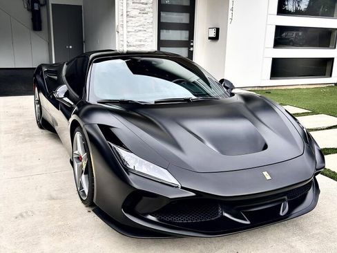 Used 2021 Ferrari F8 Tributo image 42