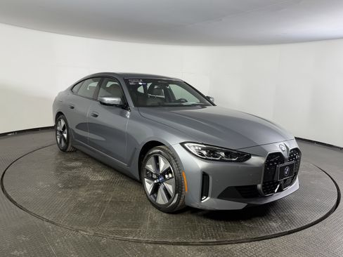 Certified 2023 BMW i4 eDrive35 image 3