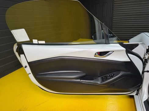 Used 2016 MAZDA MX-5 Miata Club image 22