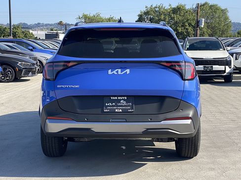New 2026 Kia Sportage EX w/ EX Panorama Roof Package FWD image 5