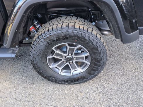 New 2026 Jeep Gladiator Mojave AWD/4WD image 13