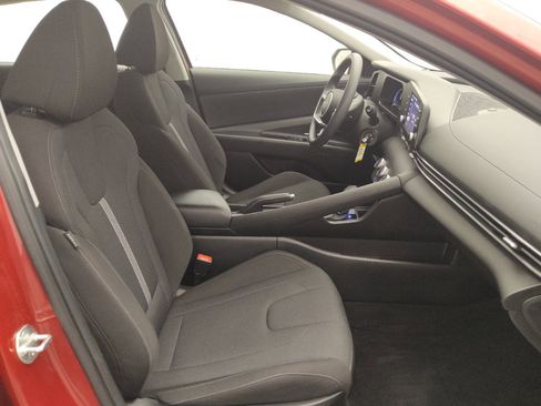 Used 2025 Hyundai Elantra SE FWD image 21