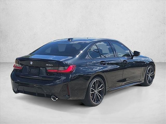 Used 2024 BMW 330i Sedan w/ M Sport Package RWD image 5