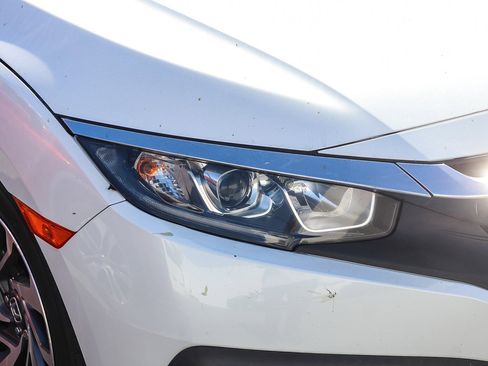 Used 2018 Honda Civic EX image 5