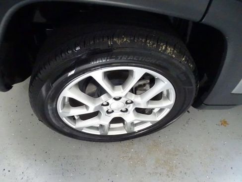 Certified 2023 Jeep Compass Latitude w/ Sun and Sound Group image 30