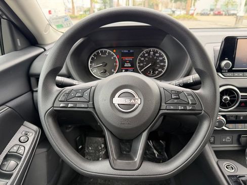 Used 2025 Nissan Sentra S image 18