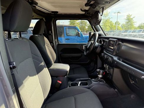 Certified 2023 Jeep Wrangler Unlimited w/ Cold Weather Group AWD/4WD image 16