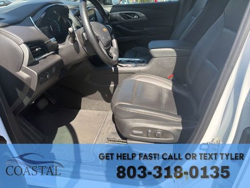 Used 2023 Chevrolet Traverse LT image 19