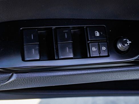 Used 2025 Toyota Camry XSE FWD image 19