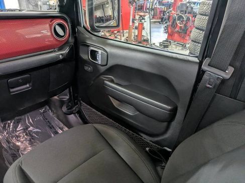 Used 2021 Jeep Gladiator Sport AWD/4WD image 17