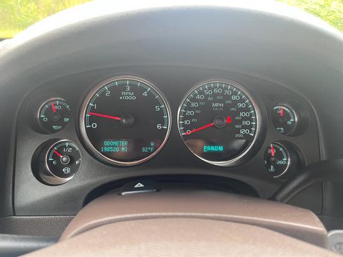 Used 2012 GMC Yukon XL Denali RWD image 19