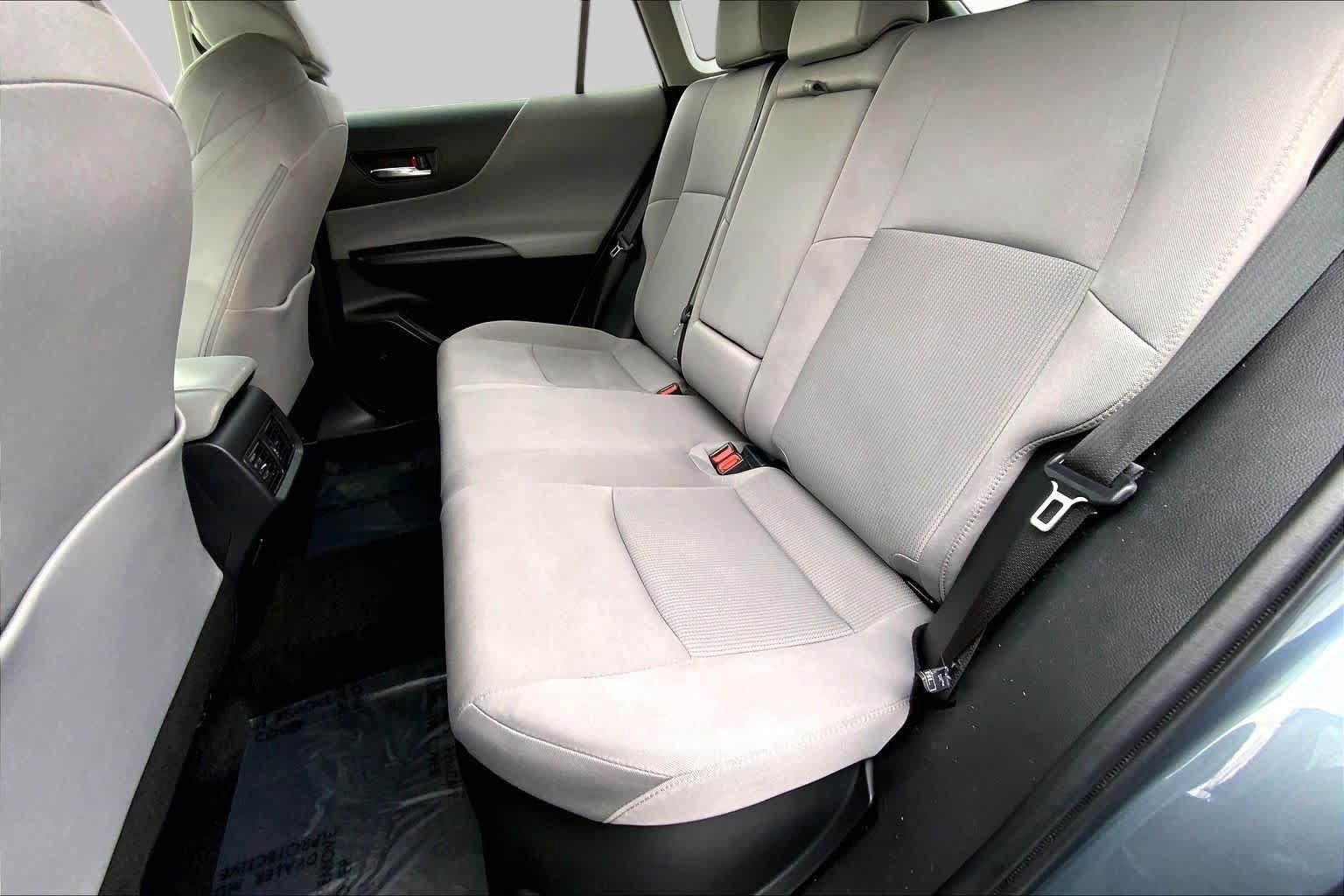 Used 2021 Toyota Venza LE AWD/4WD image 20