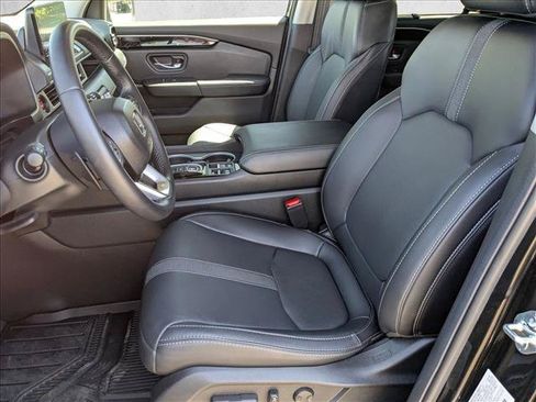 Used 2025 Honda Pilot Touring image 15