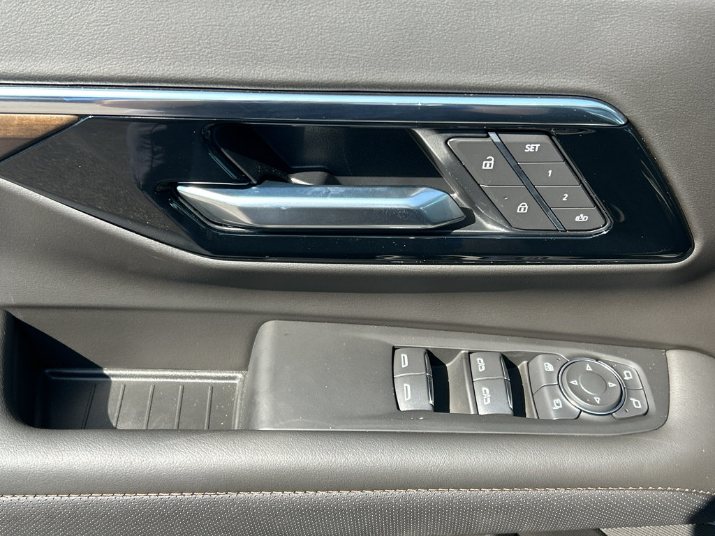 New 2026 Chevrolet Tahoe High Country AWD/4WD image 14