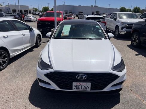 Used 2023 Hyundai Sonata Limited FWD image 2