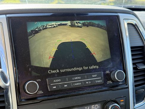 Used 2021 Nissan Titan SV w/ SV Convenience Package image 21