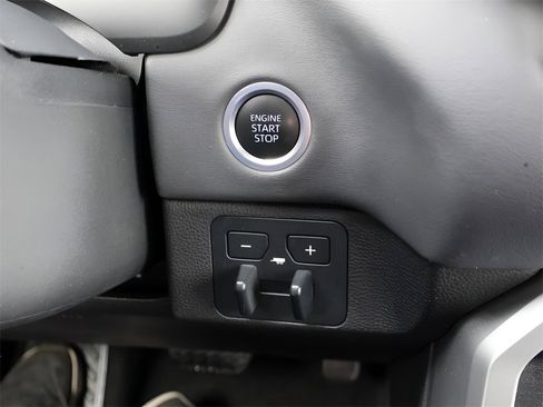 Used 2024 Toyota Tundra Platinum image 30