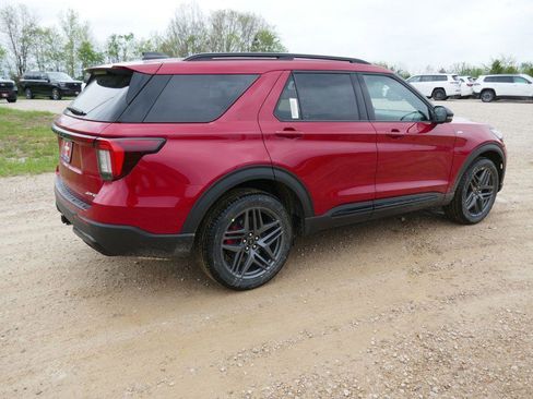 New 2026 Ford Explorer ST-Line w/ ST-Line Street Pack AWD/4WD image 6