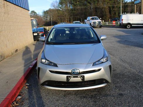Used 2022 Toyota Prius LE image 2