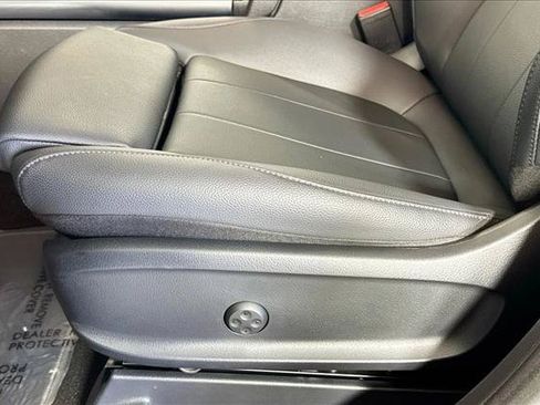 Used 2025 Mercedes-Benz GLA 250 image 18