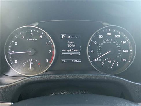 Used 2018 Hyundai Elantra SEL image 11