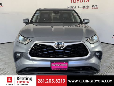 Used 2021 Toyota Highlander XLE image 10