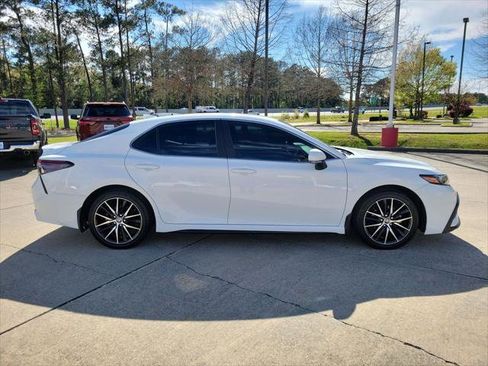 Certified 2024 Toyota Camry SE image 8