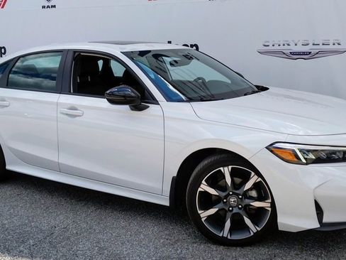 Used 2025 Honda Civic Sport Touring image 4