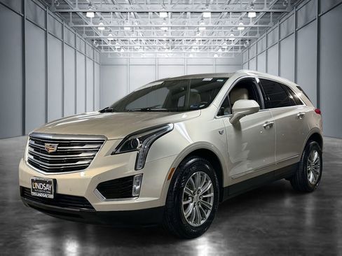 Used 2017 Cadillac XT5 Luxury w/ Driver Awareness Package FWD image 1