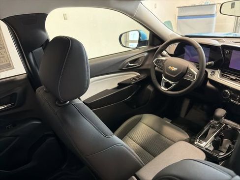 New 2026 Chevrolet Trax LT w/ Driver Confidence Package FWD image 25