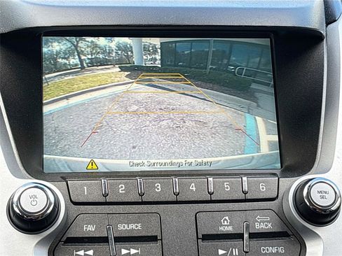 Used 2017 Chevrolet Equinox LT w/ Convenience Package image 14