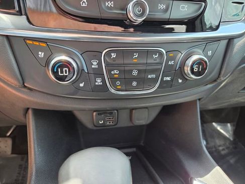 Used 2023 Chevrolet Traverse High Country FWD image 30