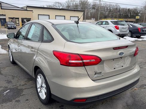 Used 2016 Ford Focus SE image 8