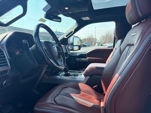 Used 2018 Ford F150 Platinum w/ Equipment Group 701A Luxury image 10