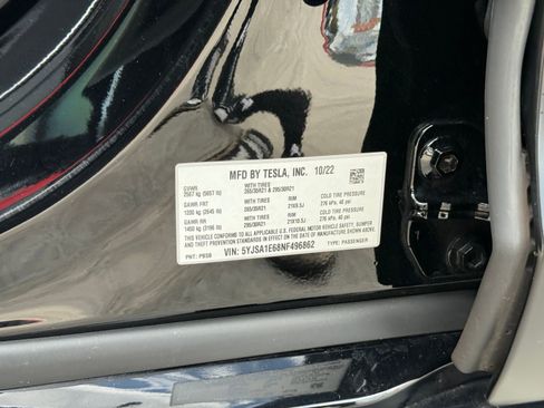 Used 2022 Tesla Model S Plaid image 20
